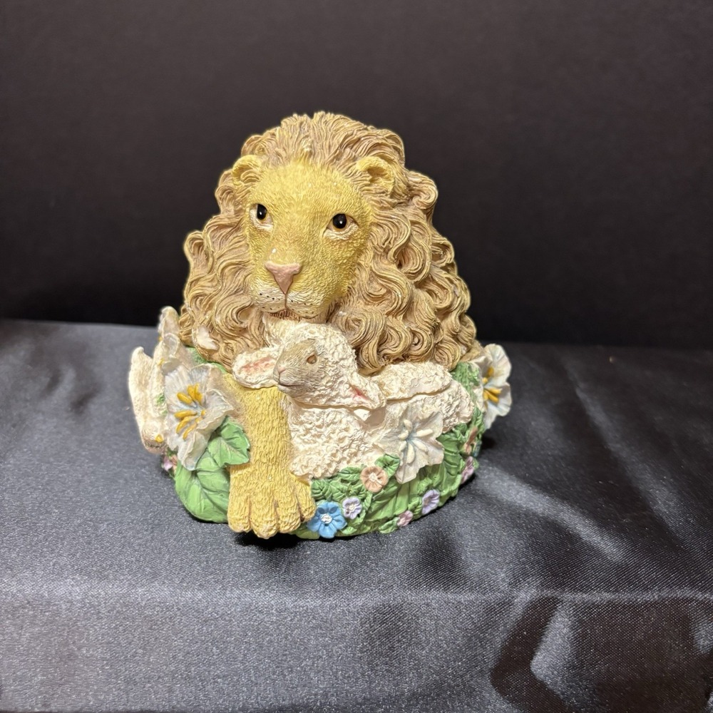 Lion & Lamb Hand Painted Resin Jewelry Box Vintage 2 Piece Vintage